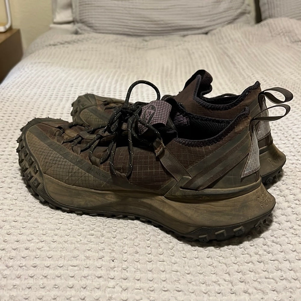 Nike ACG Mountain Fly Low